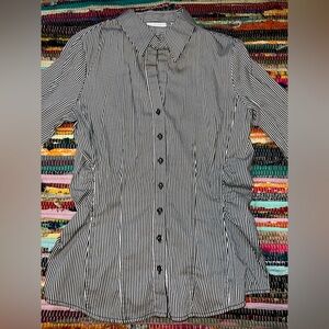 New York & Company Monochrome Striped Long Sleeve Button Up Shirt Medium M
